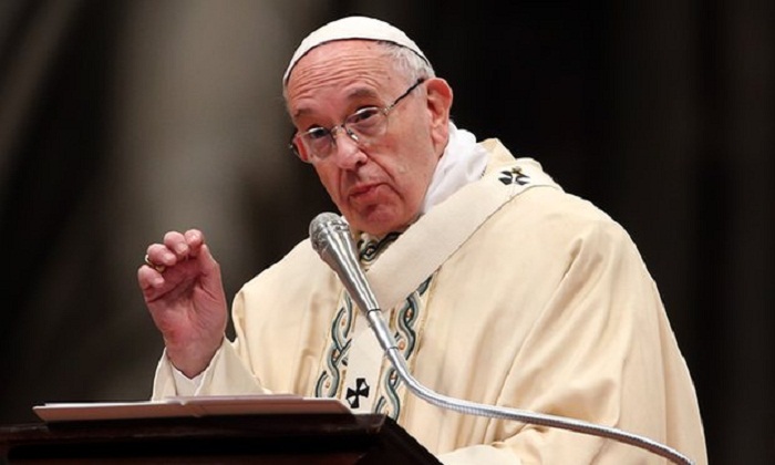 Pope Francis encourages mothers to breastfeed in Sistine Chapel 